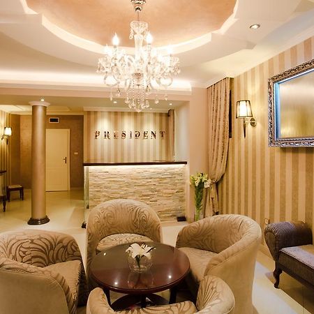 Garni Hotel President De Luxe Kragujevac Buitenkant foto