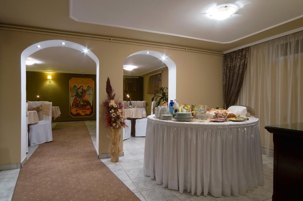 Garni Hotel President De Luxe Kragujevac Buitenkant foto