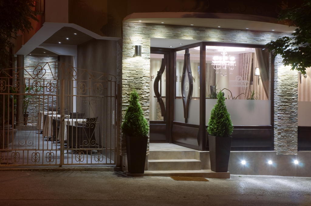 Garni Hotel President De Luxe Kragujevac Buitenkant foto