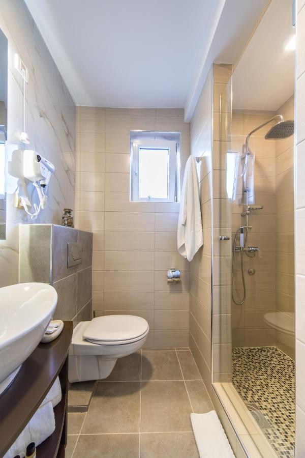 Garni Hotel President De Luxe Kragujevac Buitenkant foto