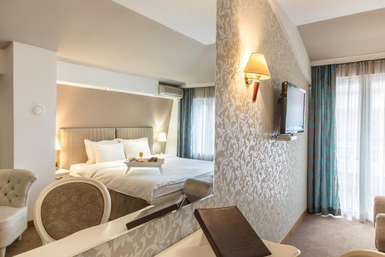 Garni Hotel President De Luxe Kragujevac Buitenkant foto