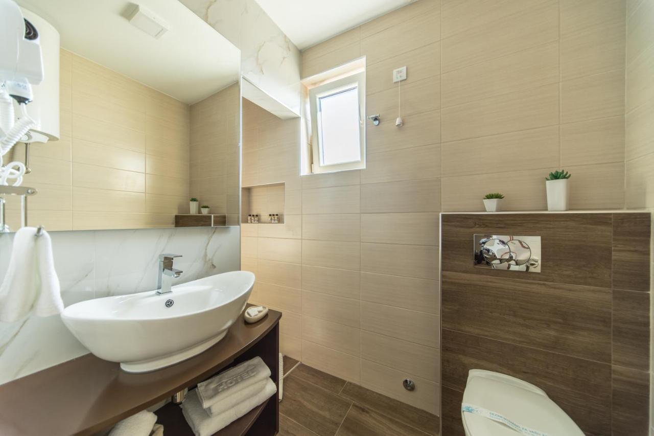 Garni Hotel President De Luxe Kragujevac Buitenkant foto
