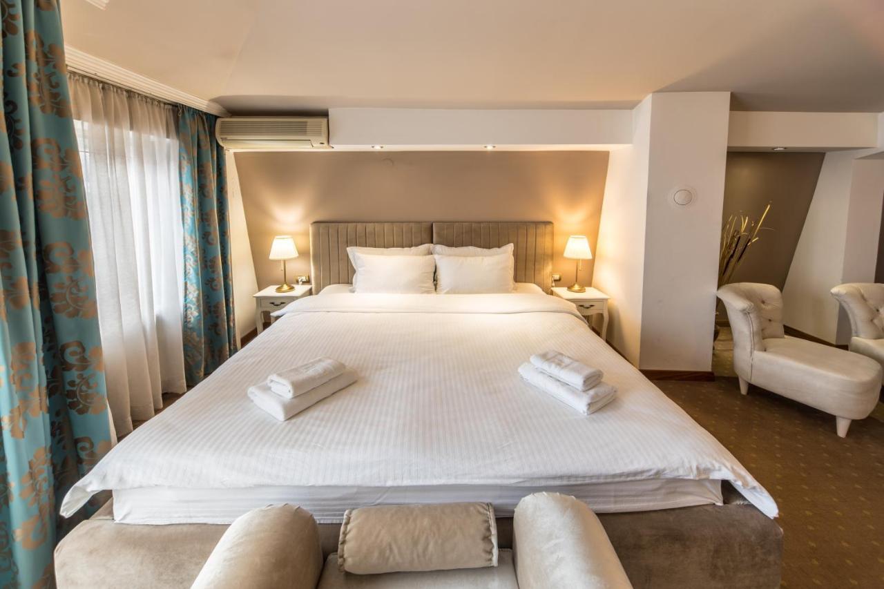 Garni Hotel President De Luxe Kragujevac Buitenkant foto