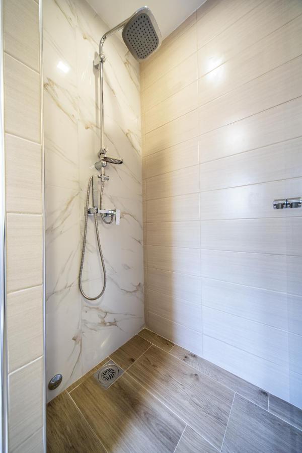 Garni Hotel President De Luxe Kragujevac Buitenkant foto