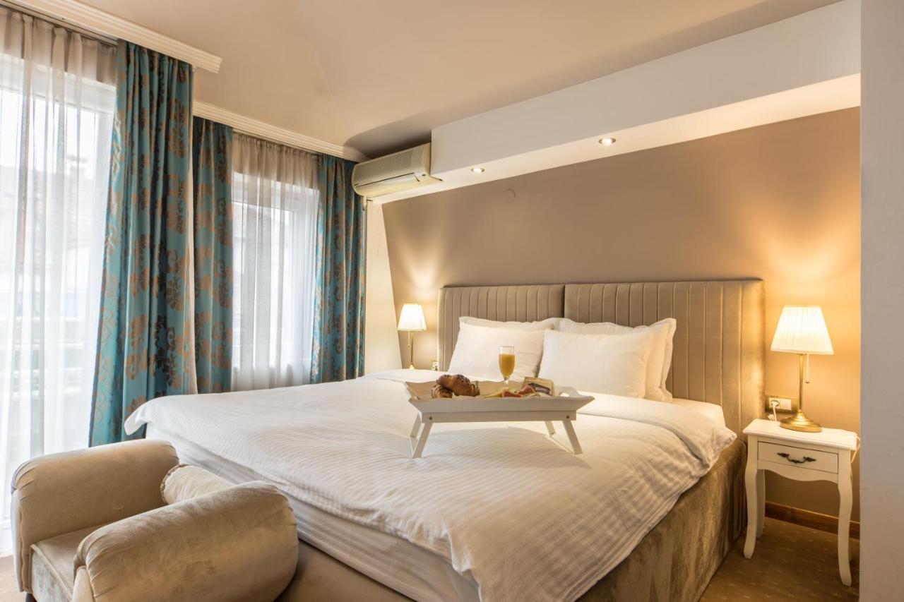 Garni Hotel President De Luxe Kragujevac Buitenkant foto