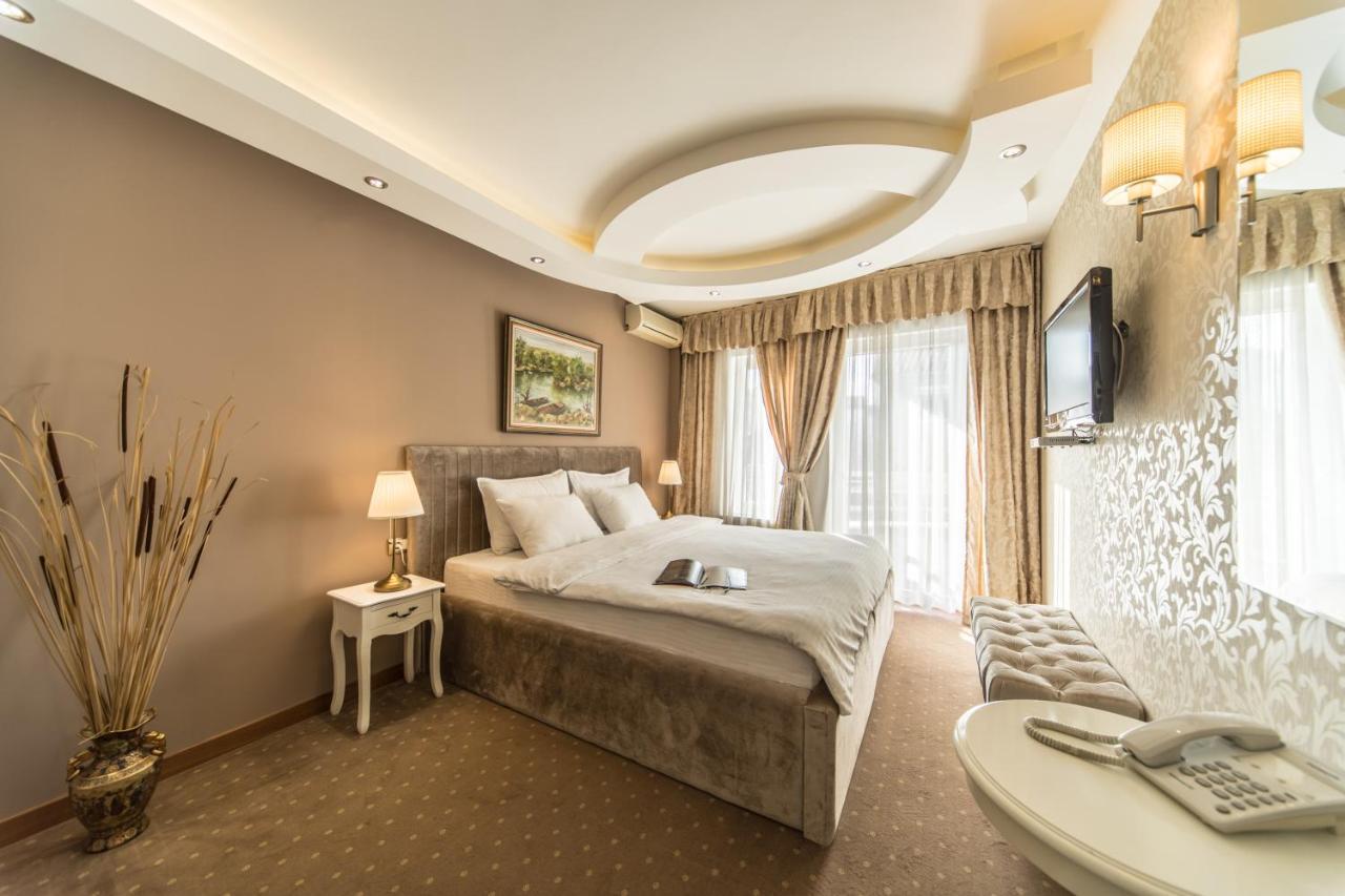 Garni Hotel President De Luxe Kragujevac Buitenkant foto